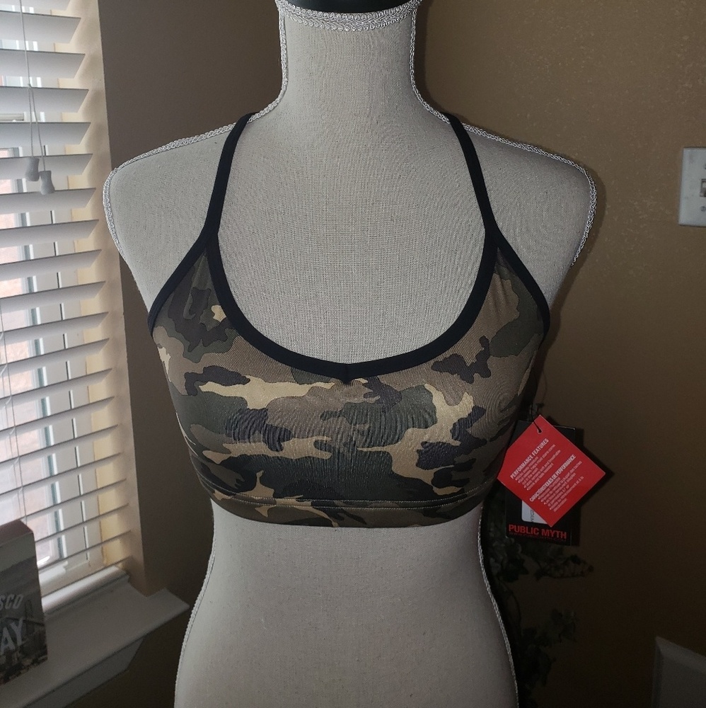NWT Camo sports bra sz M